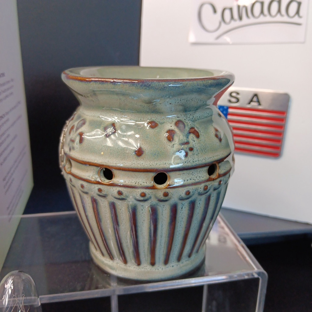 SCENTSY Warmer CHARLEMAGNE Plug-In Warmer Retired Blue/Brown Artisan/Used BOX CN - Picture 6 of 16